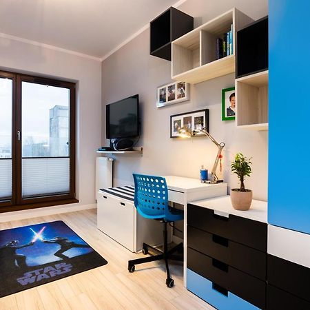 Elegant Business Accommodation With Parking - By Upstairs Cracovia Esterno foto