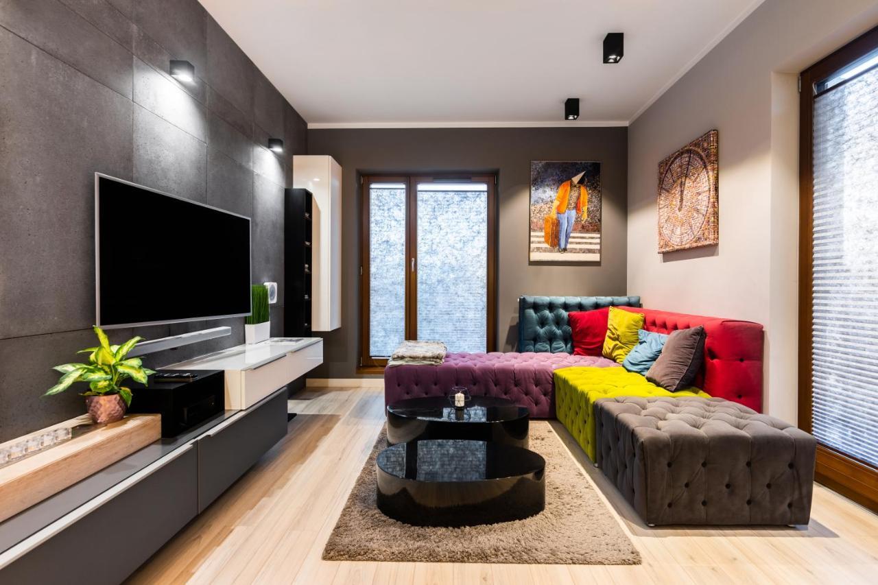 Elegant Business Accommodation With Parking - By Upstairs Cracovia Esterno foto